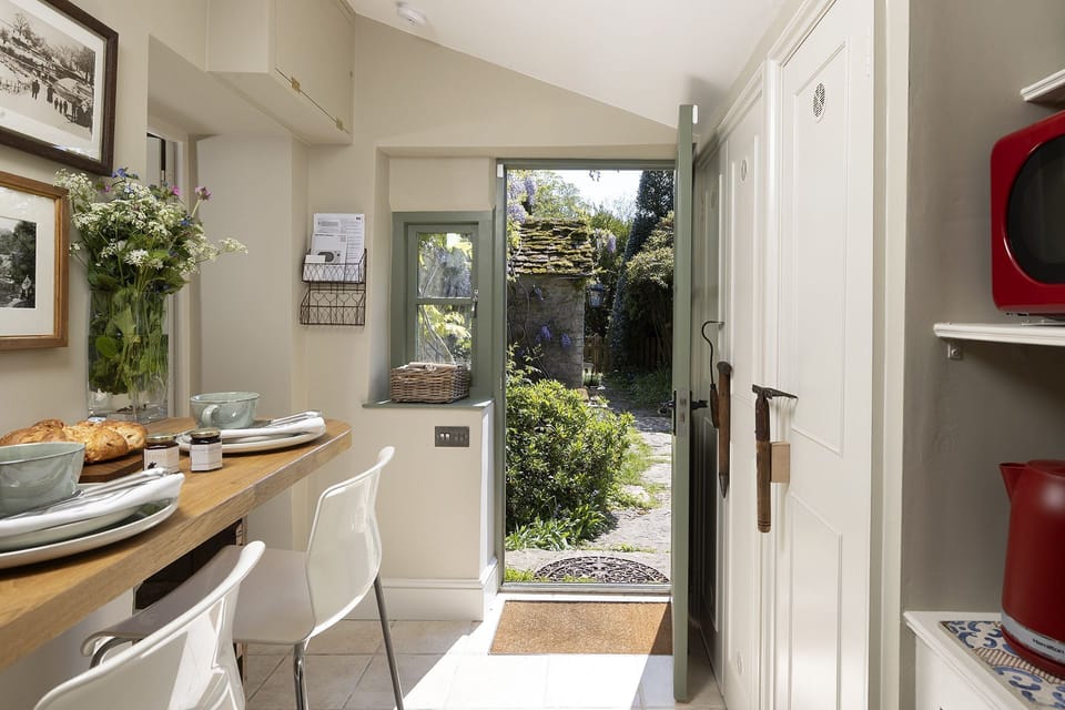 The Digs Kitchenette- StayCotswold