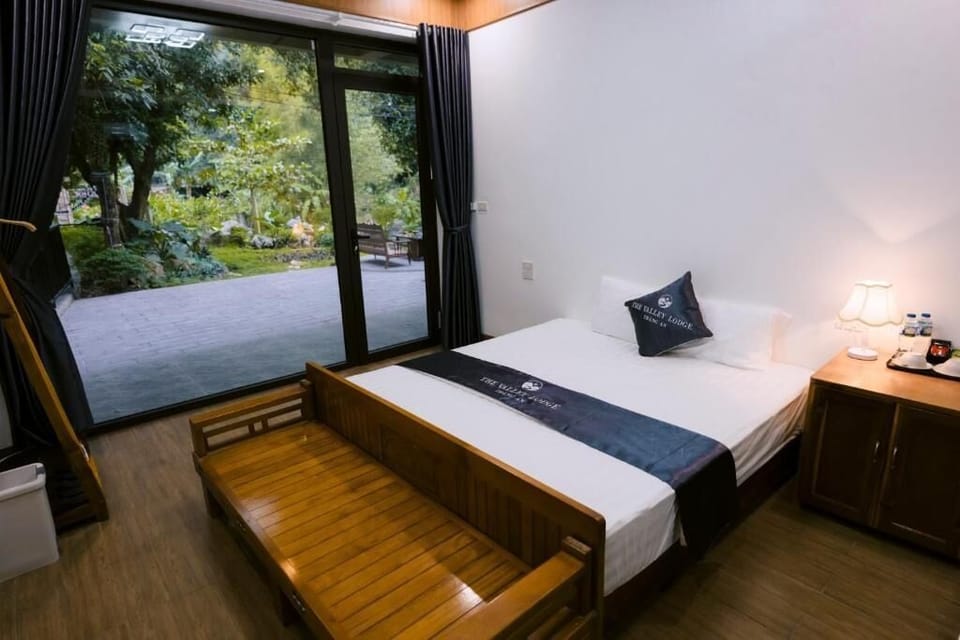 Double Room, Garden View | Blackout drapes, soundproofing, free WiFi, bed sheets