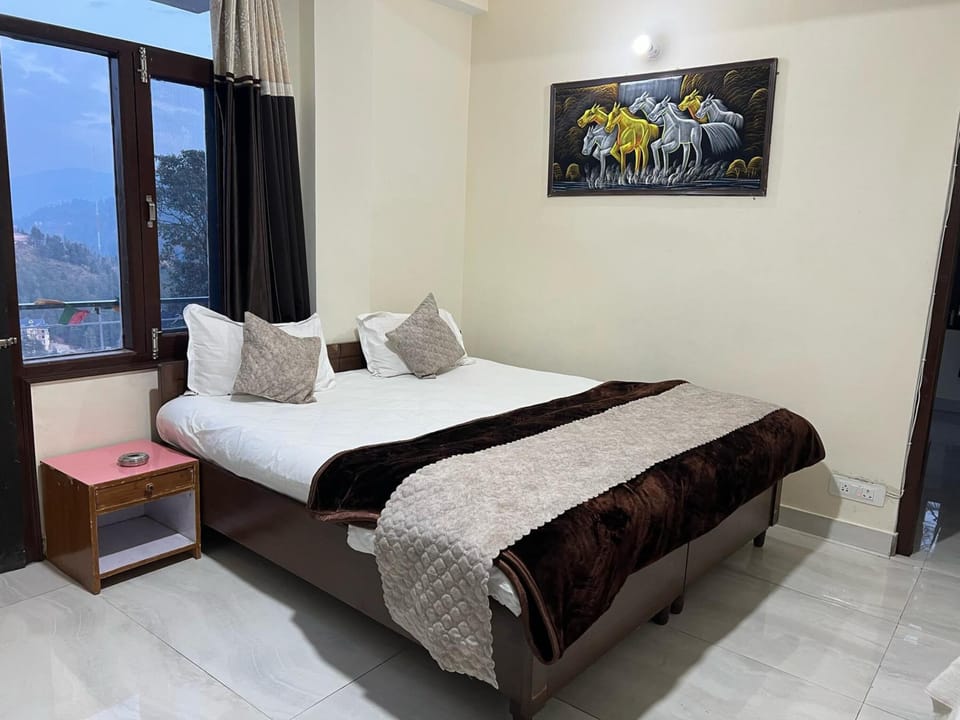 Deluxe Room | Rollaway beds, free WiFi, bed sheets