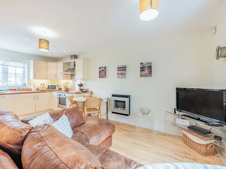 Open plan living space | Saltmarsh Cottage, Camber
