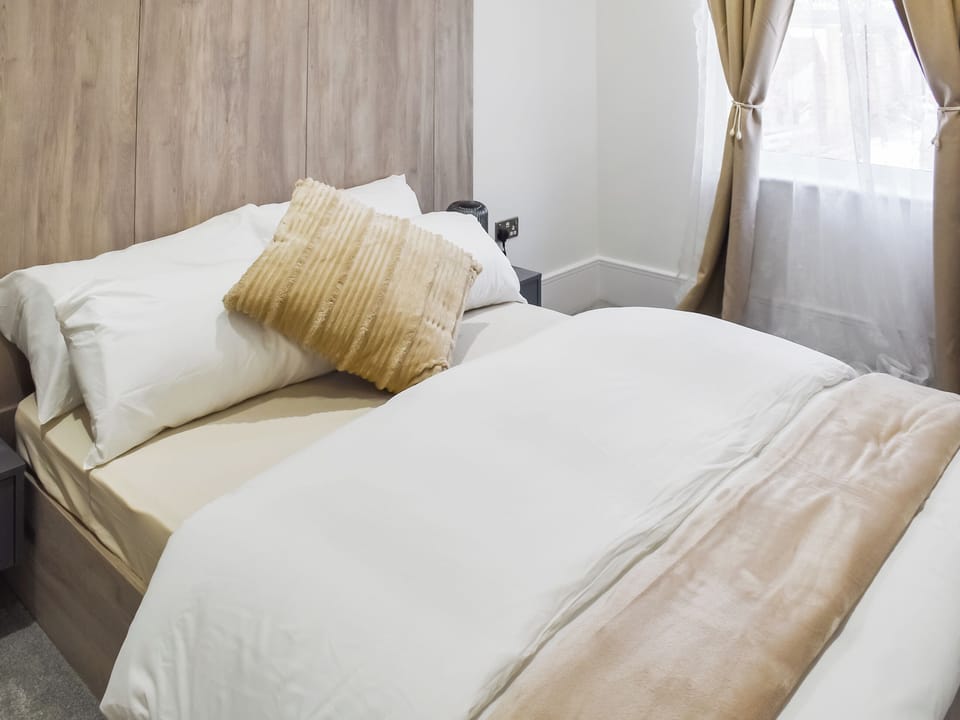 Double bedroom | Shencot Apartments- Apartment 2 - Shencot Apartments, Brentwood