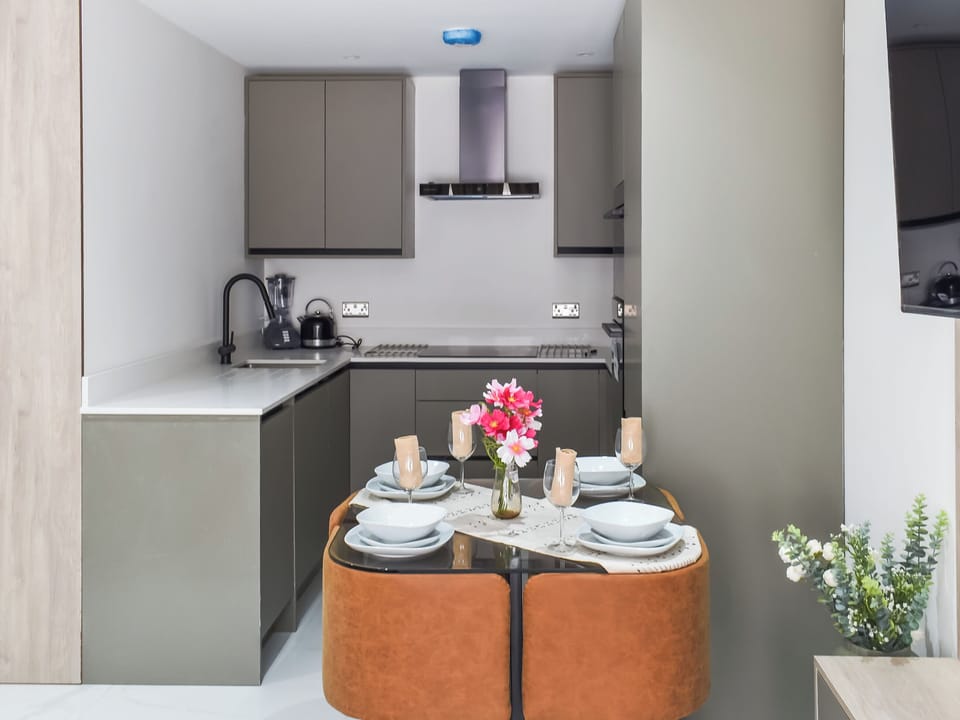 Open plan living space | Shencot Apartments- Apartment 1 - Shencot Apartments, Brentwood