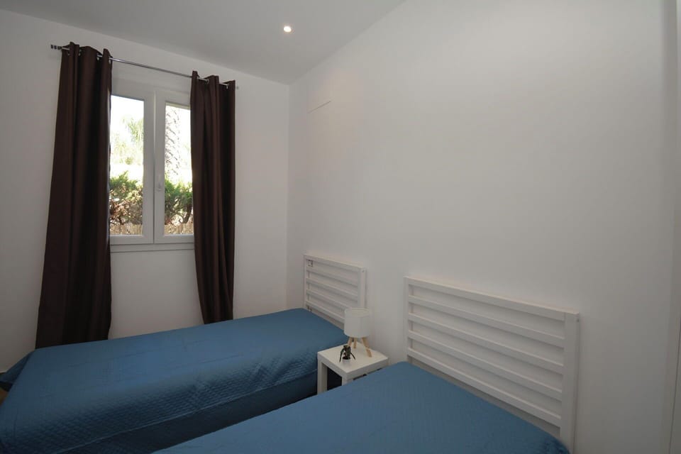 Autumn, Bedroom, Spring, Summer