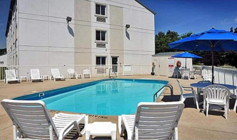 Holiday Home Swimming Pool
