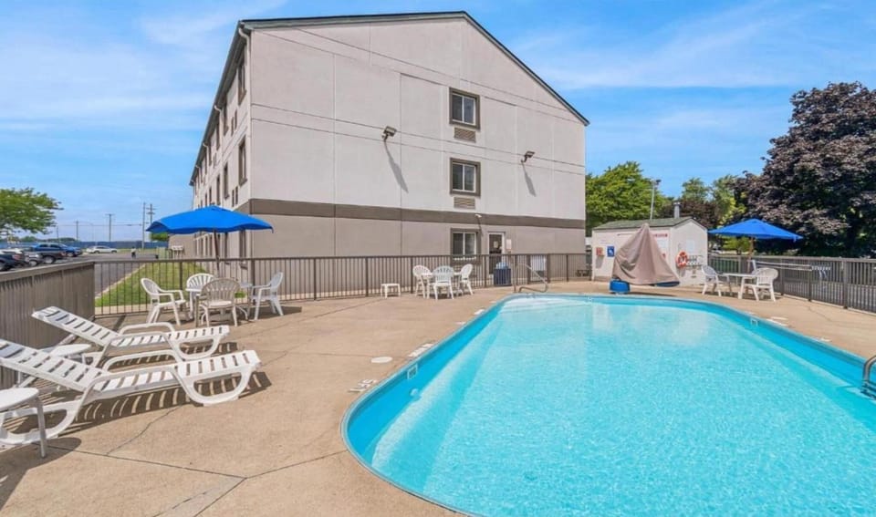 Holiday Home Swimming Pool