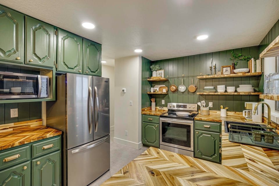 Kitchen | Main Level