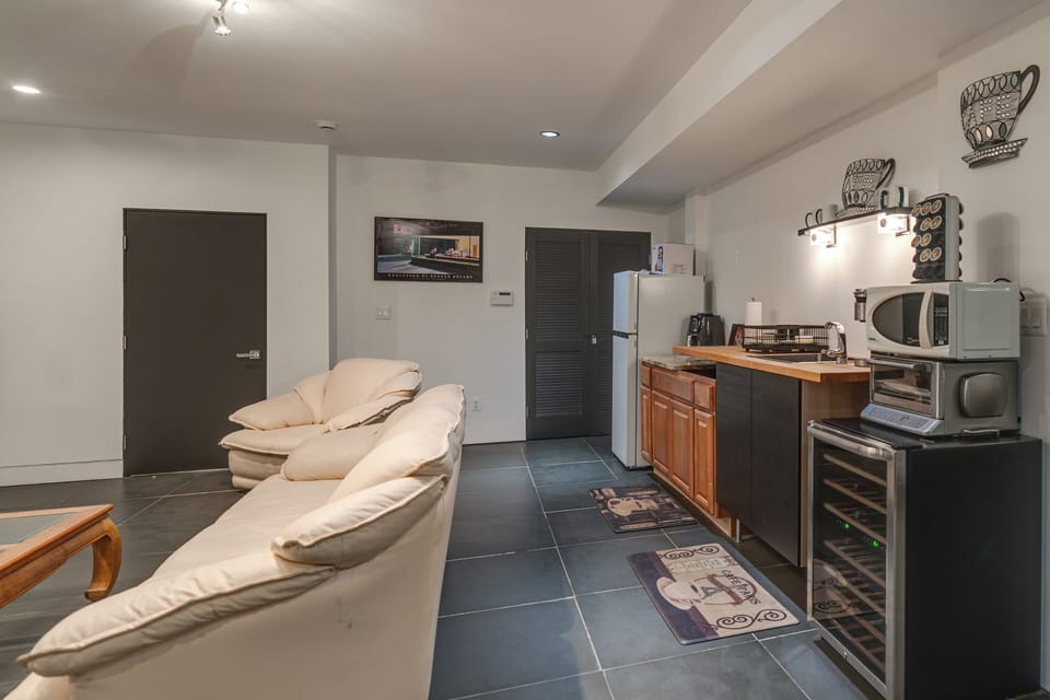 Property Interior | Single-Story Apartment | Kitchenette