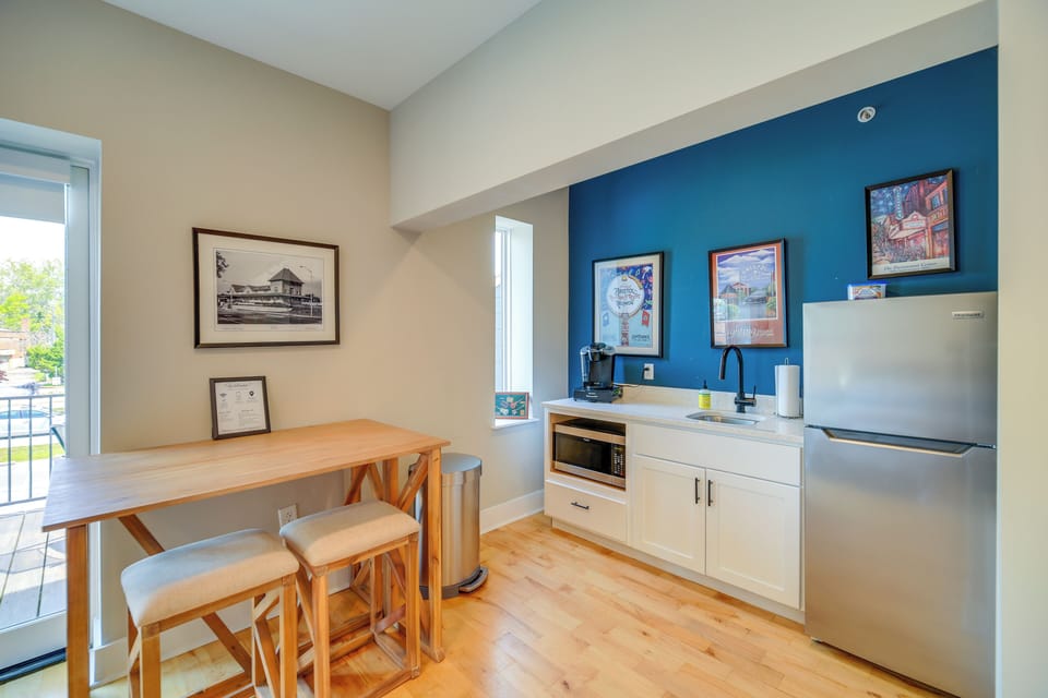 Kitchenette | Air Fryer | Hot Plate | Toaster | Keurig