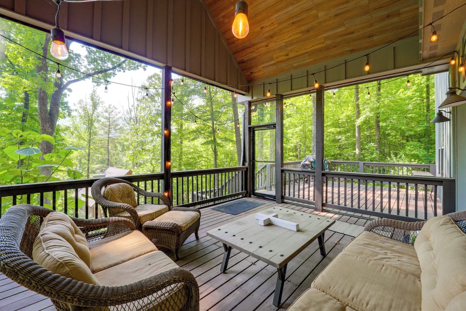 Screened-In Porch | Gas Grill | Forest Views