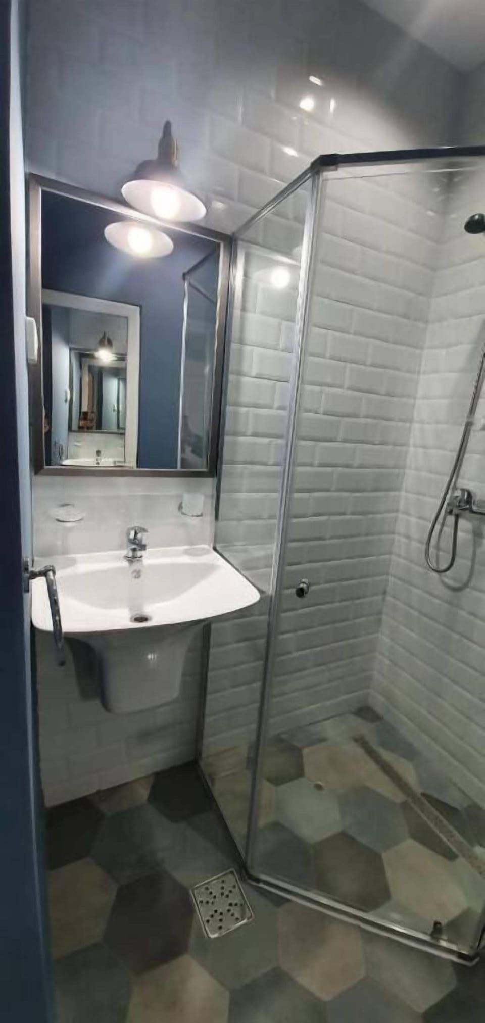 Shower, free toiletries, towels, soap