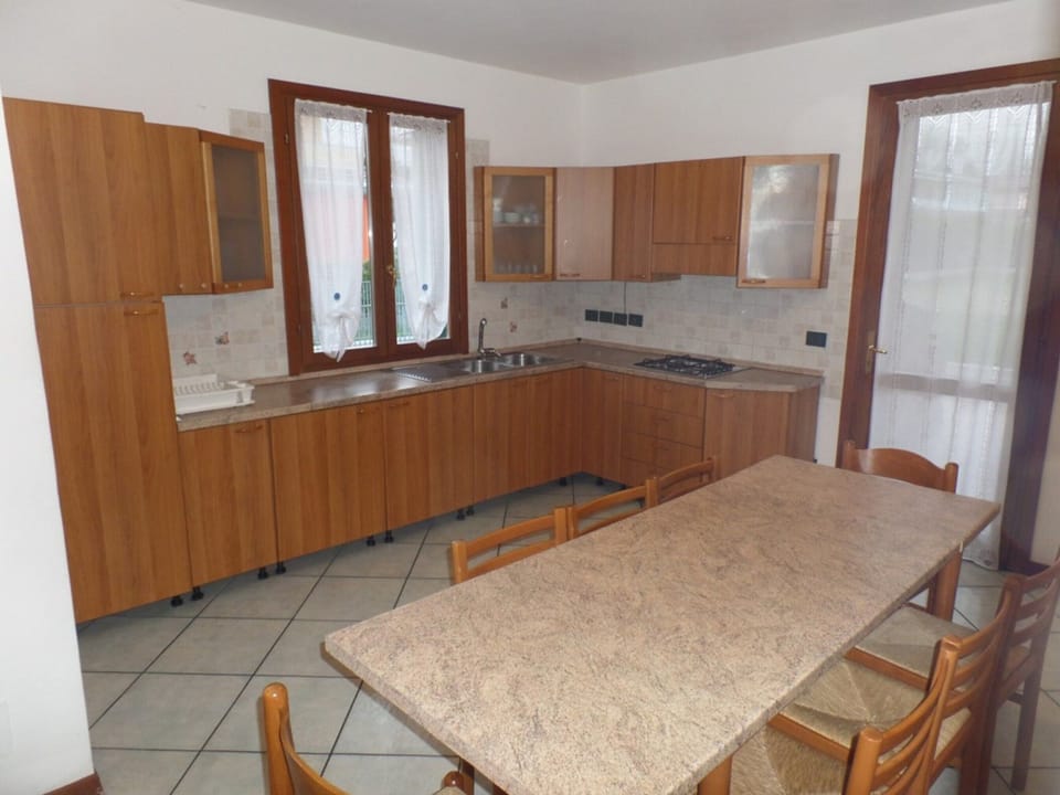 Villa, 3 Bedrooms, Patio, Garden View | Interior