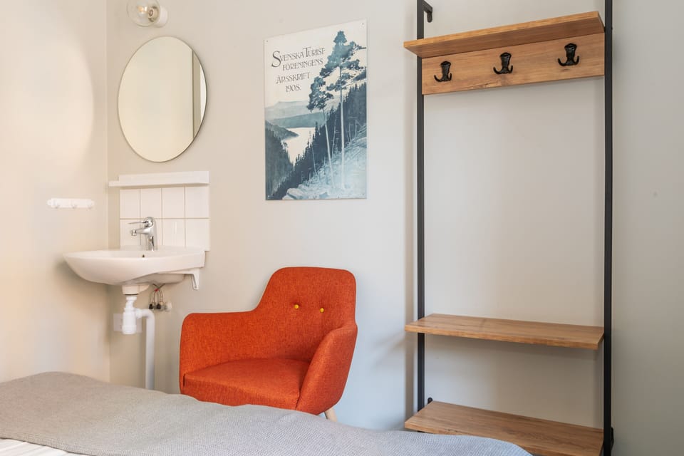 Standard Twin Room | In-room safe, iron/ironing board, free WiFi, bed sheets