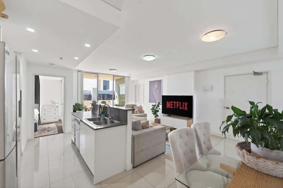 Living Area/ Kitchen / Dinning 