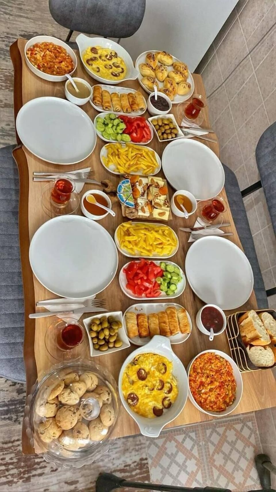 Daily local cuisine breakfast for a fee