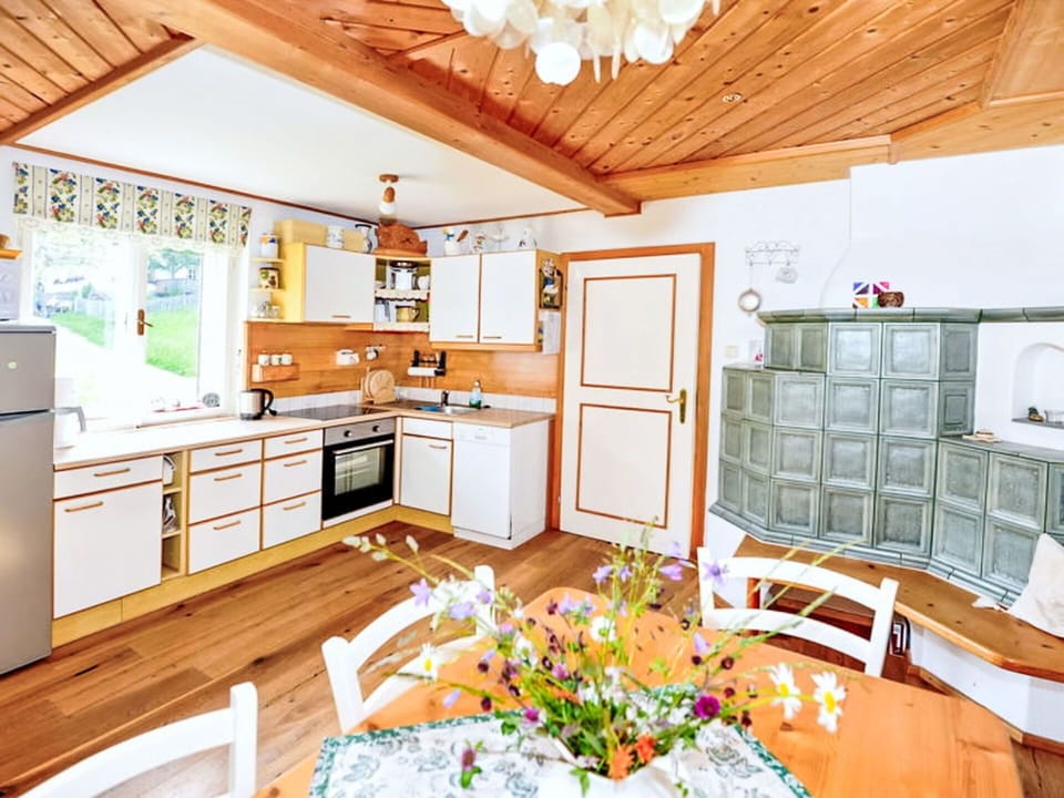 Interior Design, Kitchen, Wood, Furniture, Ceiling, Countertop, Flooring, Cabinetry, Home, Room