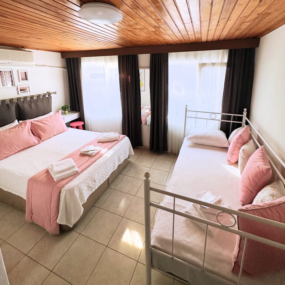 Room, Multiple Beds, Non Smoking, Private Bathroom | Bed sheets
