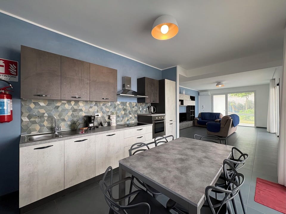 Autumn, Kitchen, Spring, Summer