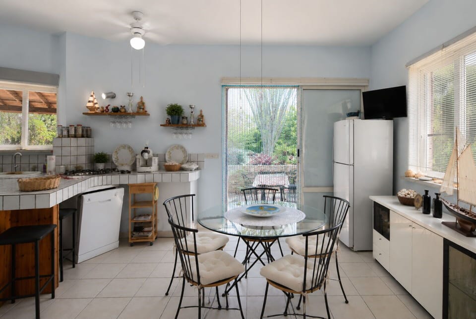 Autumn, Kitchen, Spring, Summer