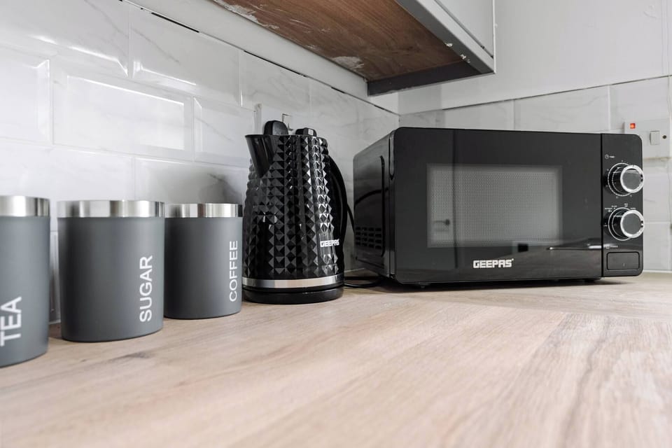 House, 3 Bedrooms | Microwave