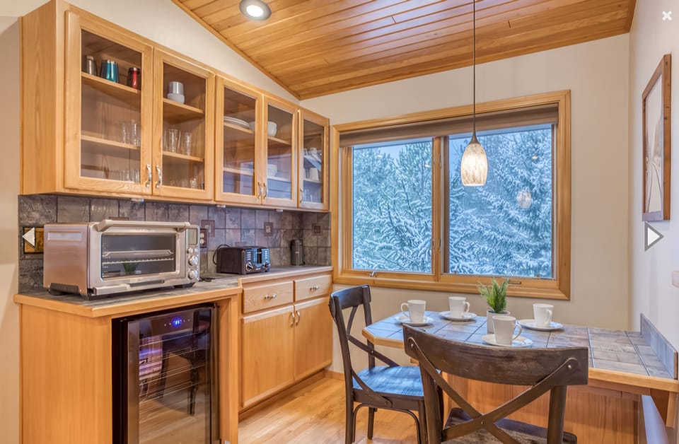Kitchen Nook with Table