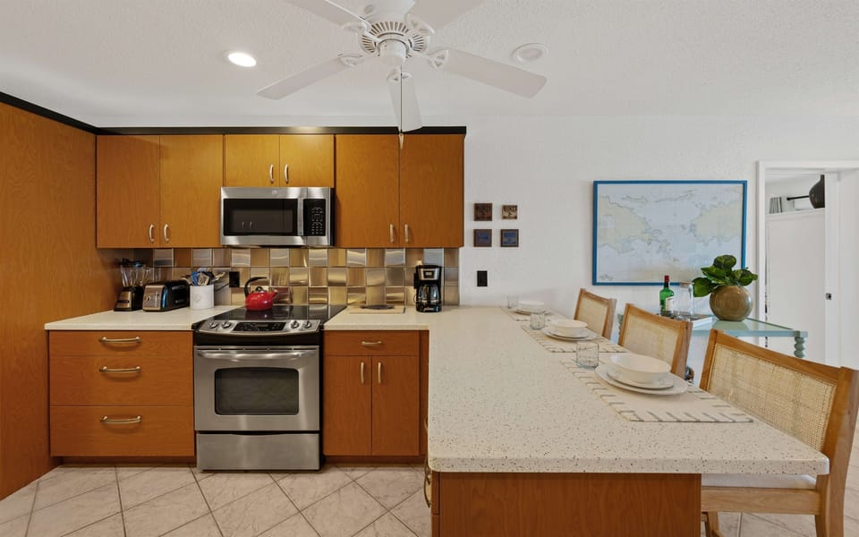 Full kitchen