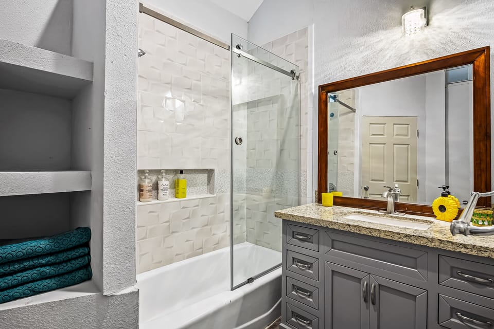 Tropical Retreat With Ocean Views - Steps From the Sand With Alfresco Dining House in Rosarito