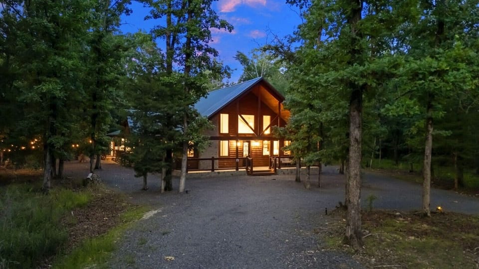 02_twilight_cabin_exterior
