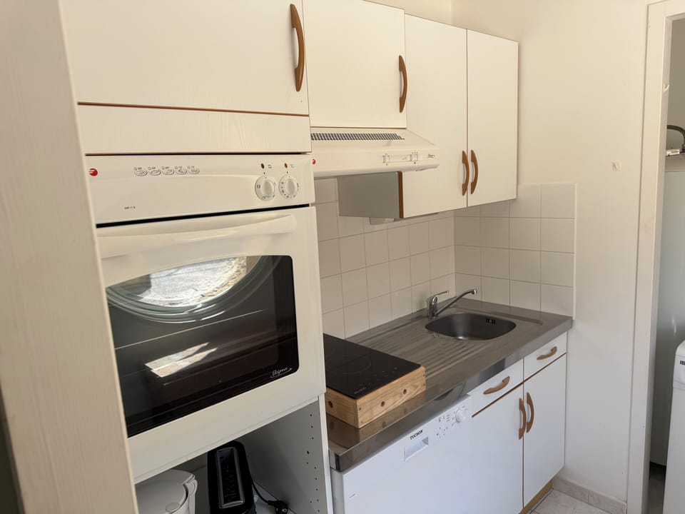 House, Balcony | Private kitchen | Toaster