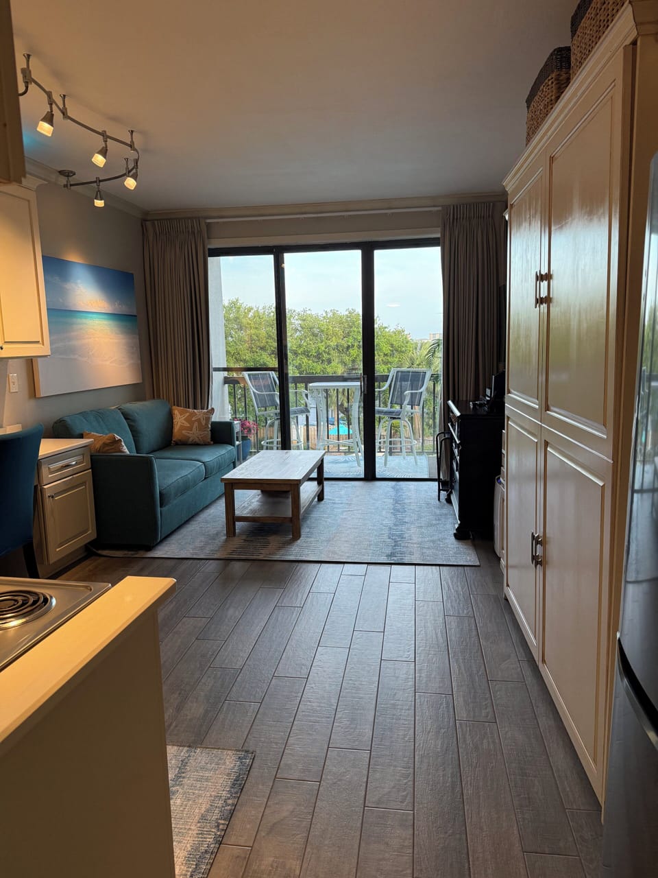 Bright newly renovated studio designed for comfort and convenience.