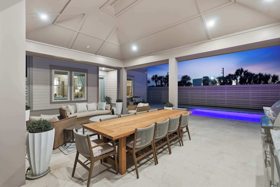 Outdoor dining