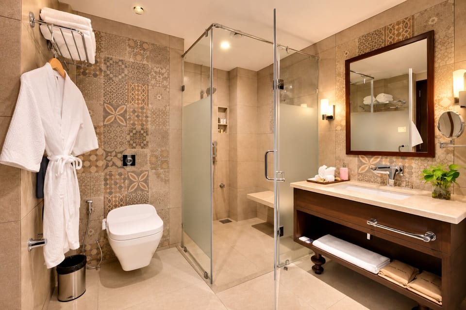 Luxury Studio, Balcony, Garden View | Bathroom