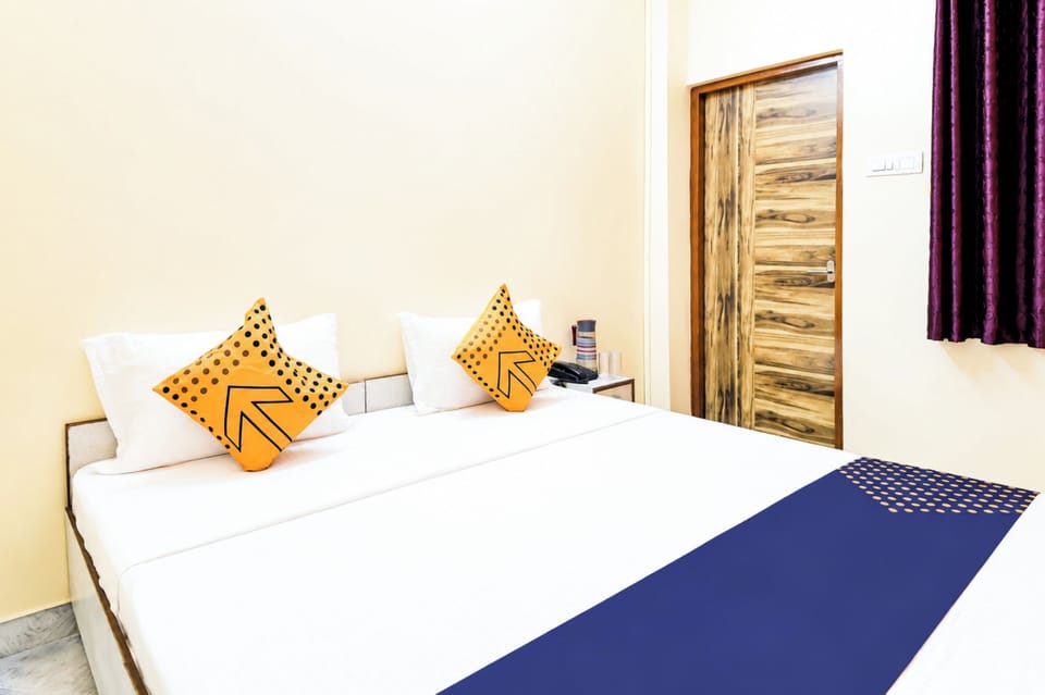 Deluxe Double Room | Hypo-allergenic bedding, desk, soundproofing, free WiFi