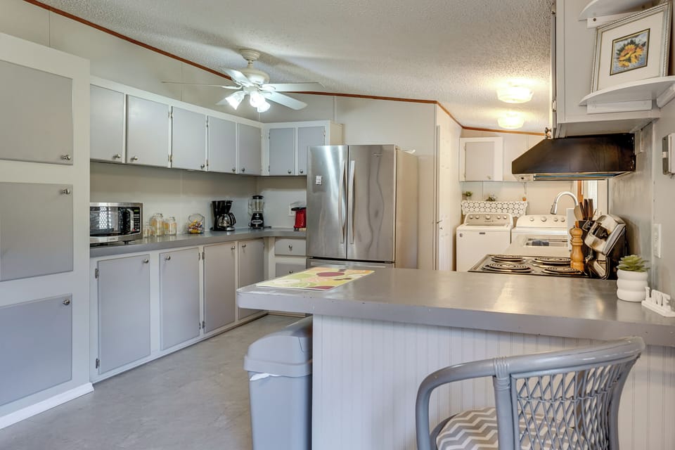 Kitchen | Dishwasher | Microwave