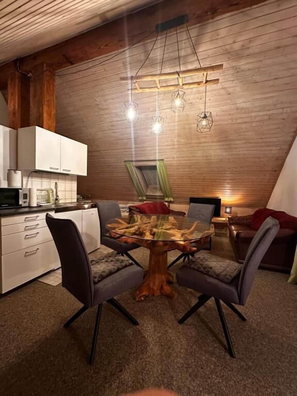 Studio, Balcony, Hill View | Interior