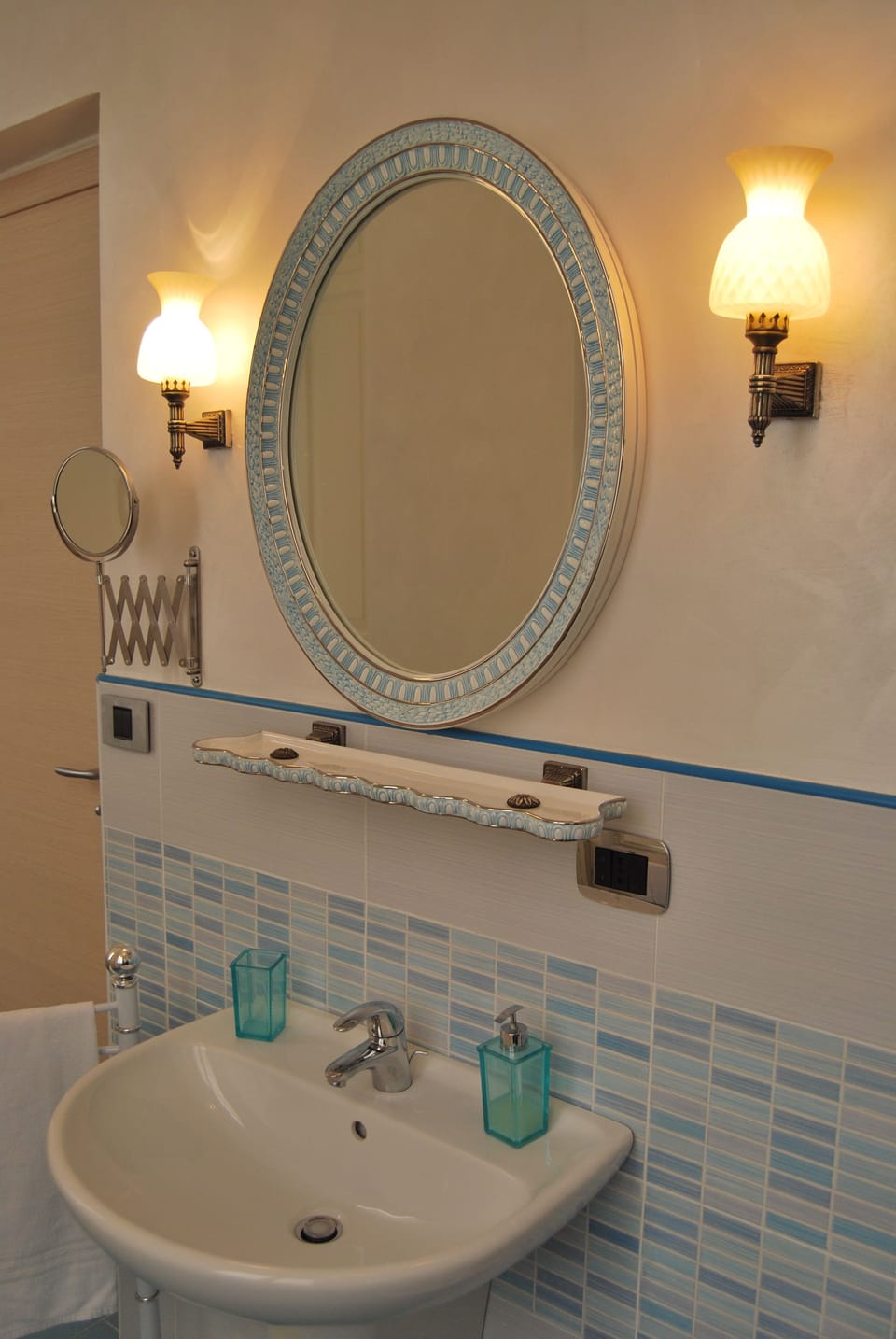 Comfort Suite, 1 Bedroom, Ensuite, Sea View | Bathroom | Shower, free toiletries, hair dryer, bidet