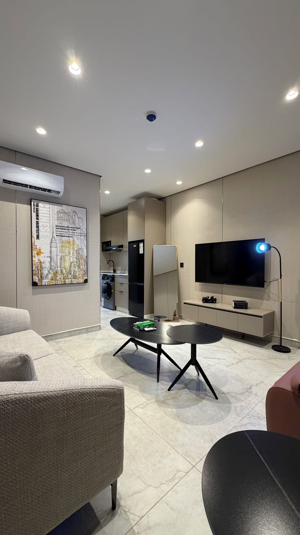 Apartment, 1 Bedroom, Accessible, Smoking | Living room