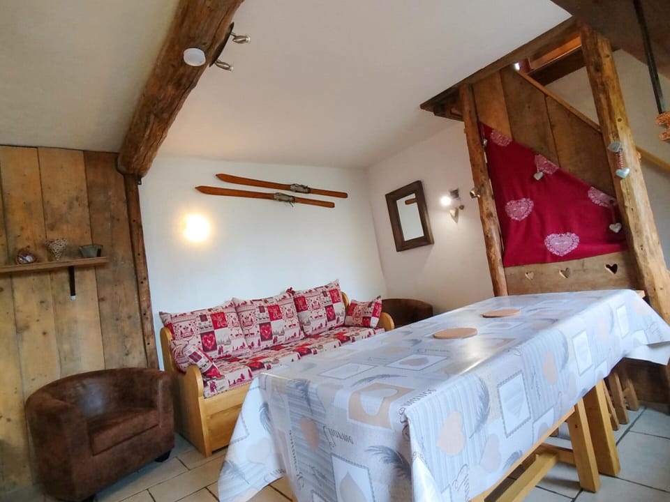 Chalet | Dining