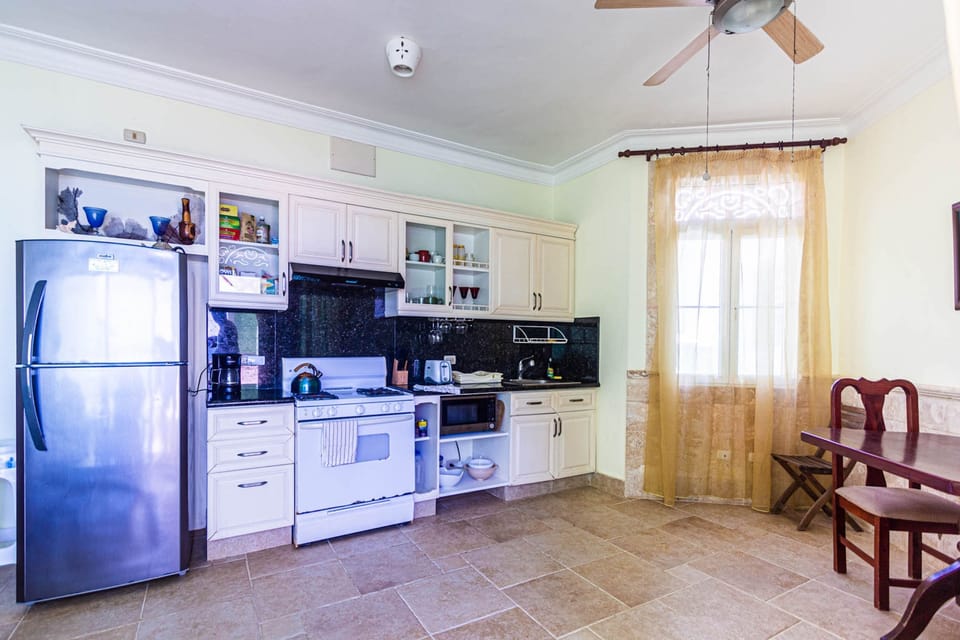 Apartment, 1 Bedroom, Balcony, Ocean View | Interior
