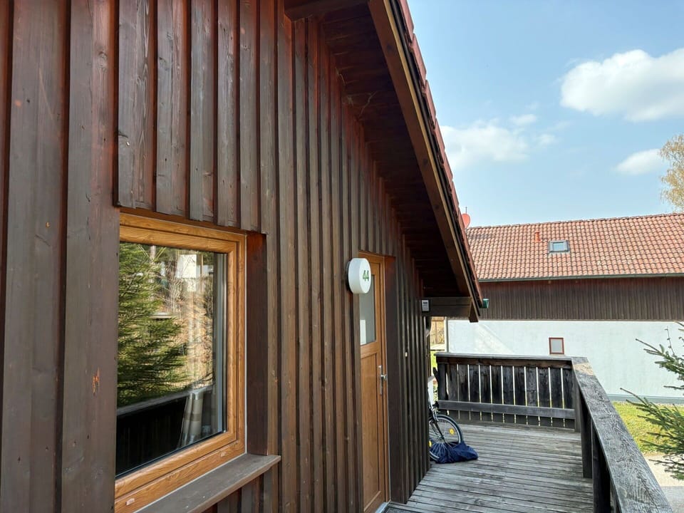 Wall, Wood, Siding, Hardwood, Composite Material, Wood Stain, Plank, Cottage, Plywood