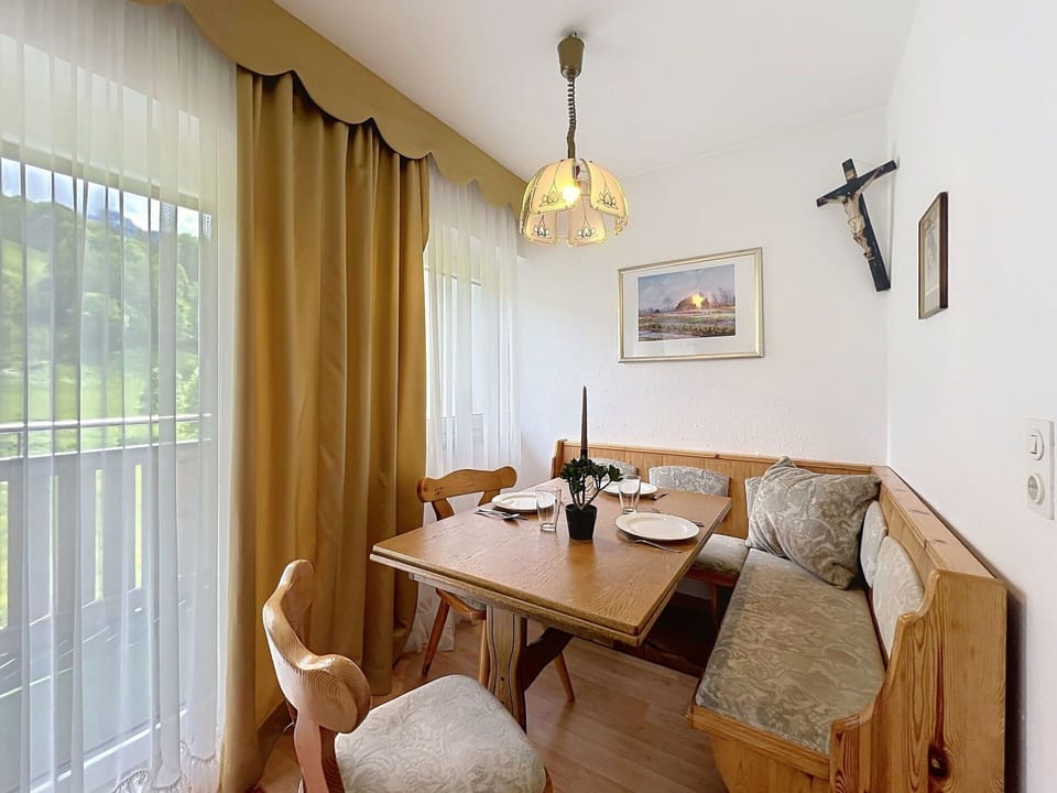 Furniture, Interior Design, Wood, Flooring, Floor, Room, Ceiling, Lighting, Table, Home