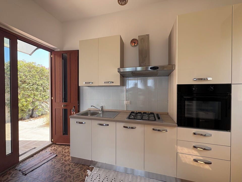 Autumn, Kitchen, Living Room, Spring, Summer