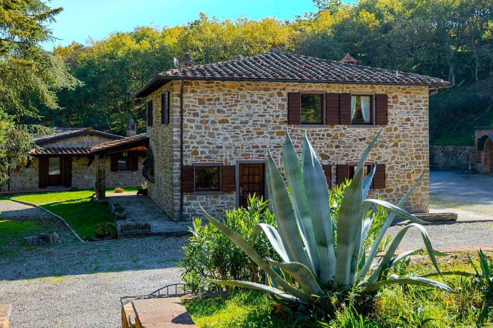 House, Home, Roof, Cottage, Shrub, Rural Area, Farmhouse, Estate, Garden