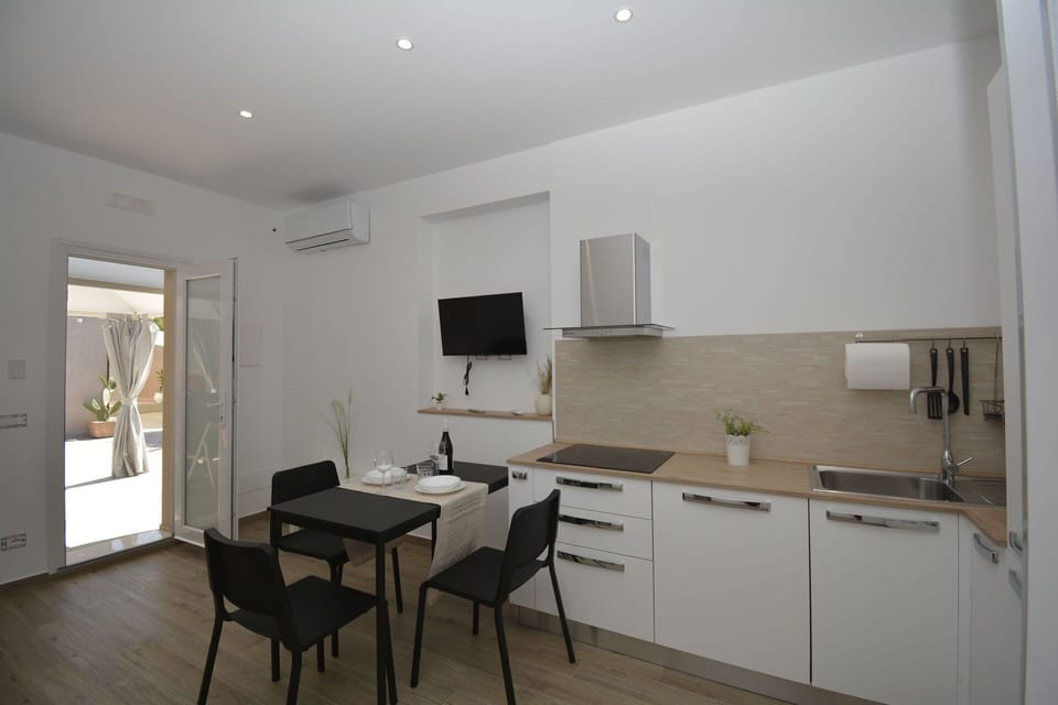 Autumn, Kitchen, Spring, Summer