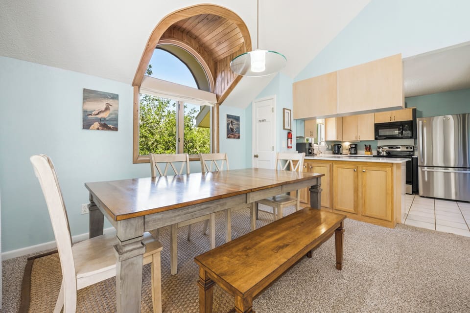 Dining Area - Top Level
