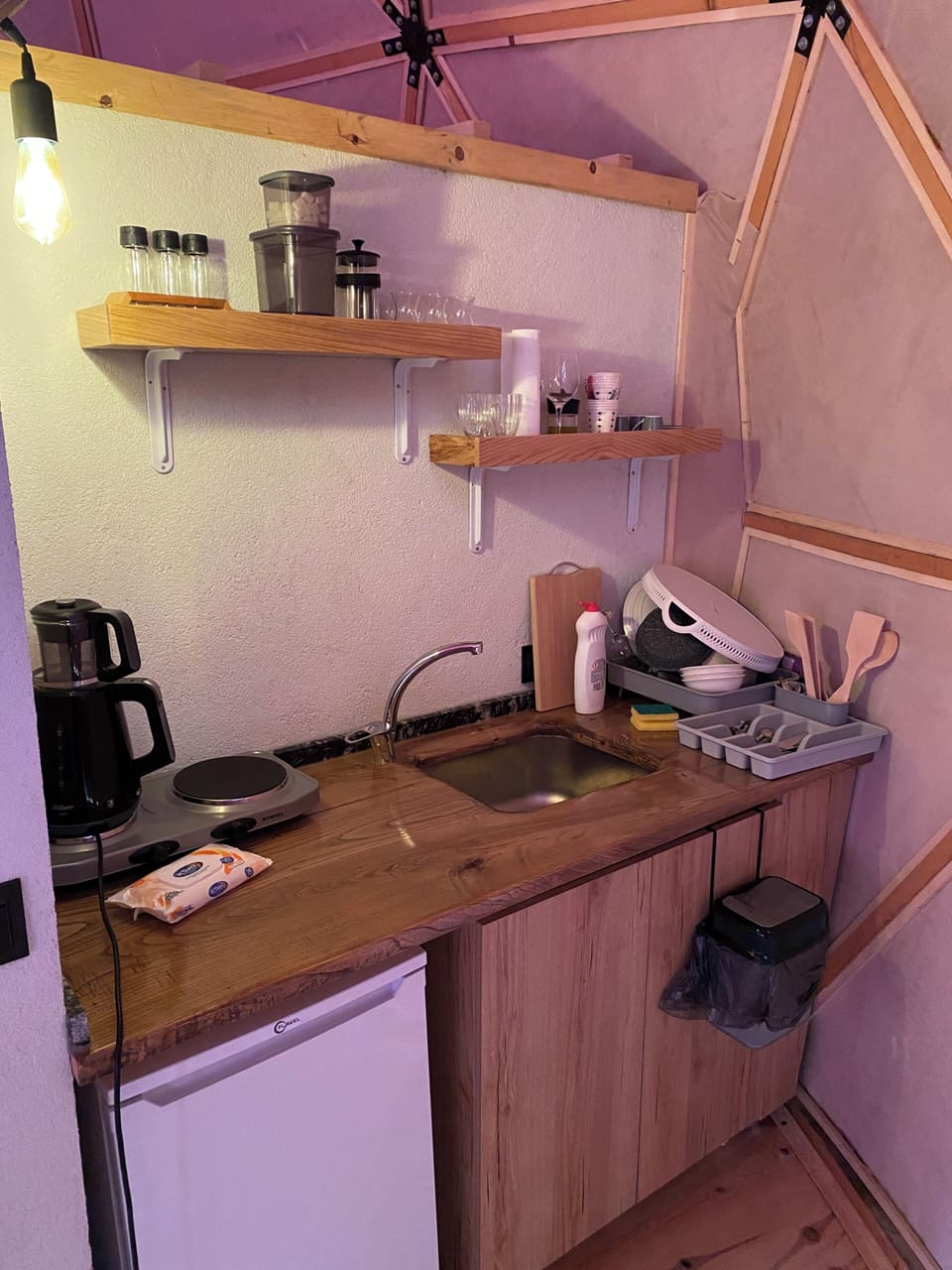 Deluxe Suite | Private kitchen | Mini-fridge, stovetop, cookware/dishes/utensils