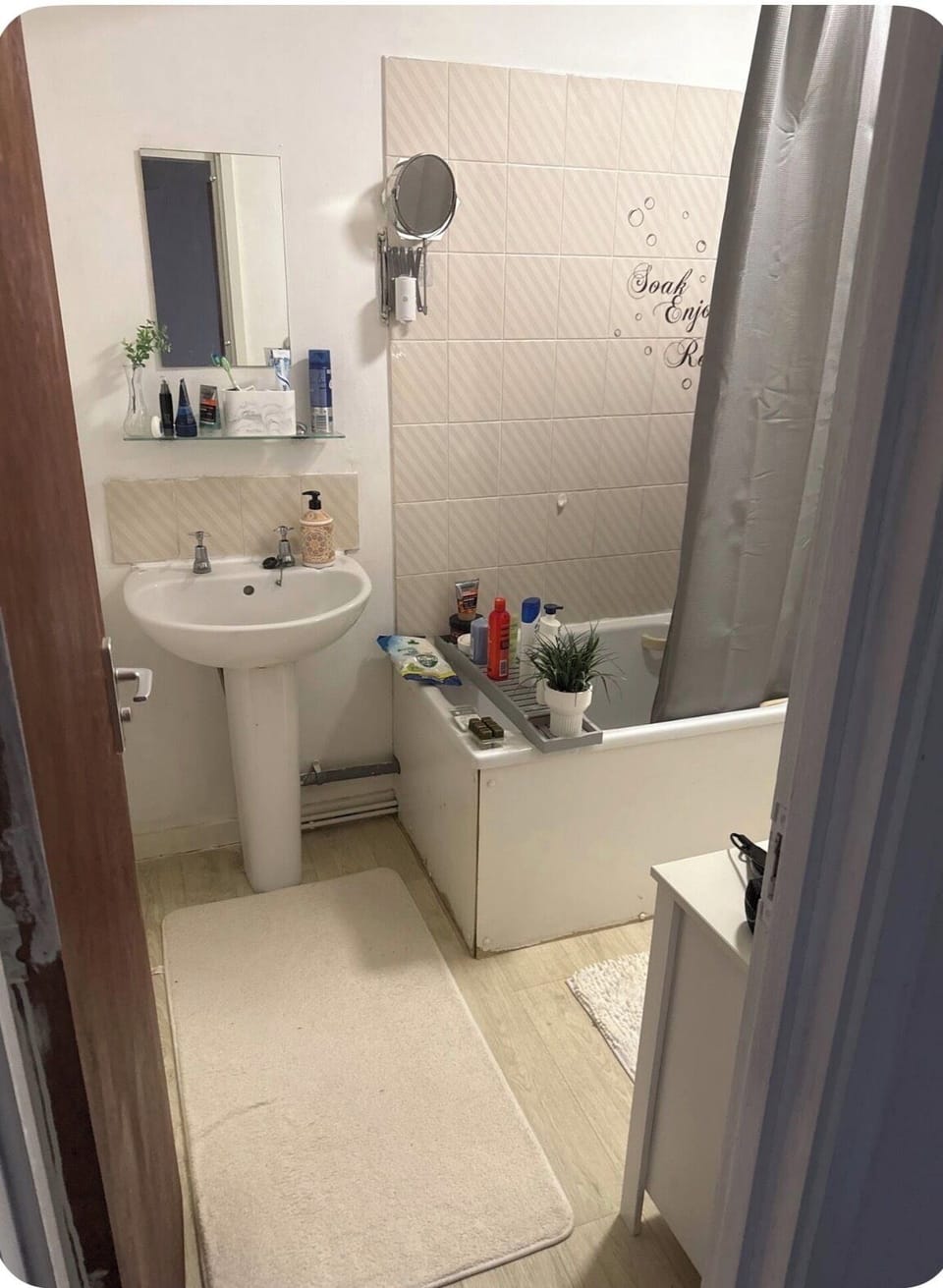 Full bathroom