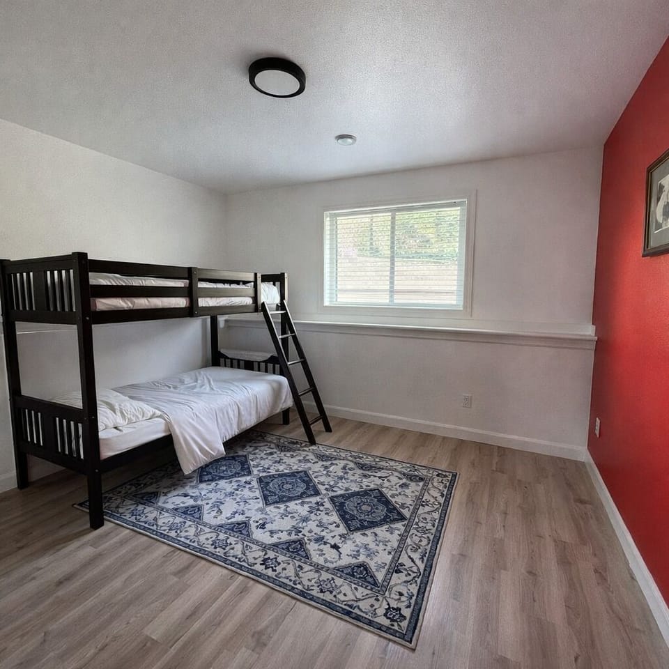Bedroom Lower Level Twin bunks