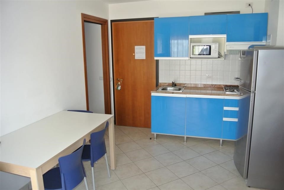 Apartment, 2 Bedrooms, Balcony, City View | Interior