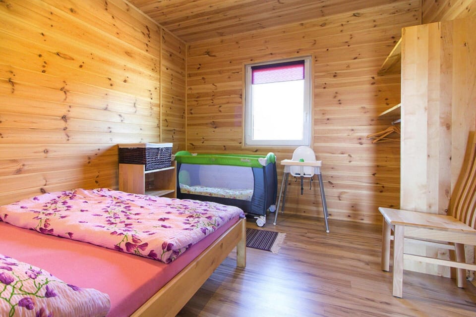 House | 3 bedrooms, individually furnished, bed sheets