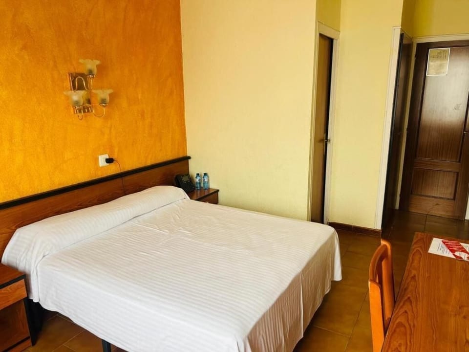 Double Room, 1 Double Bed, Non Smoking, Pets Allowed | Desk, free WiFi